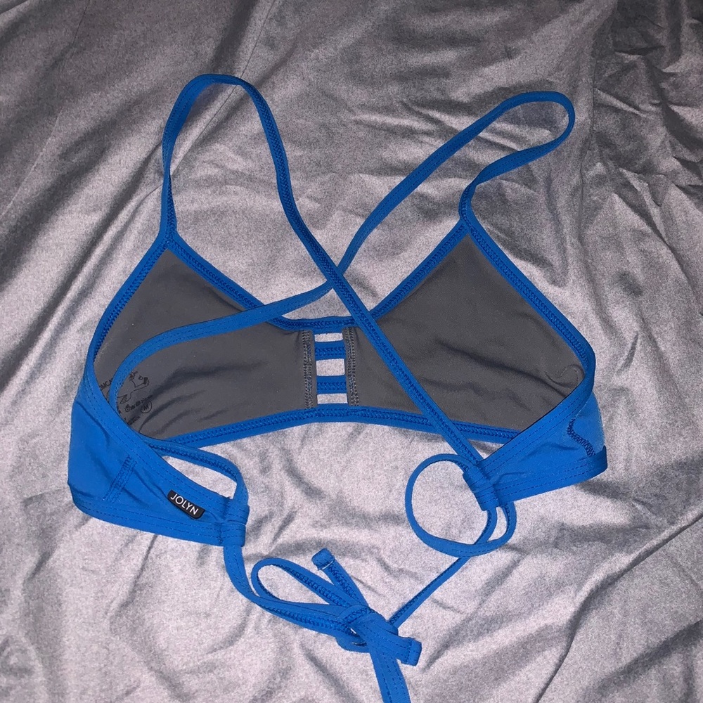 A cute blue jolynn bathing suit top❤️